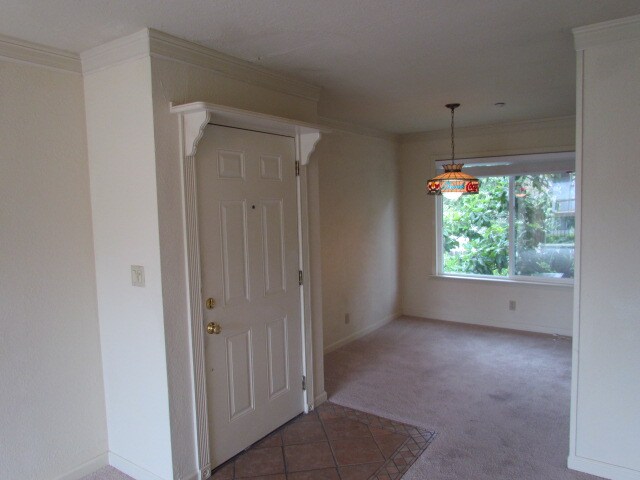 Foto del edificio - 6241 Riverside Blvd