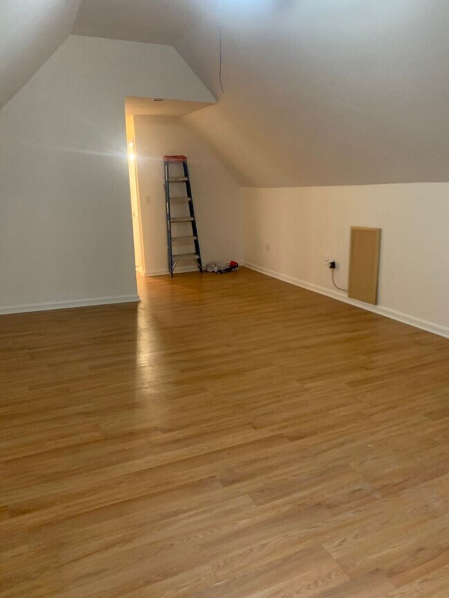 Building Photo - 34 Brackett St #2B Boston MA 02135
