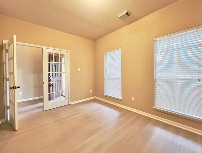 Foto del edificio - 719 Pickett Hill Ln