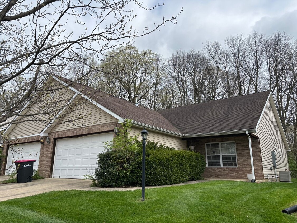 2737-2741 Wyndham Way - 2737-2741 Wyndham Way