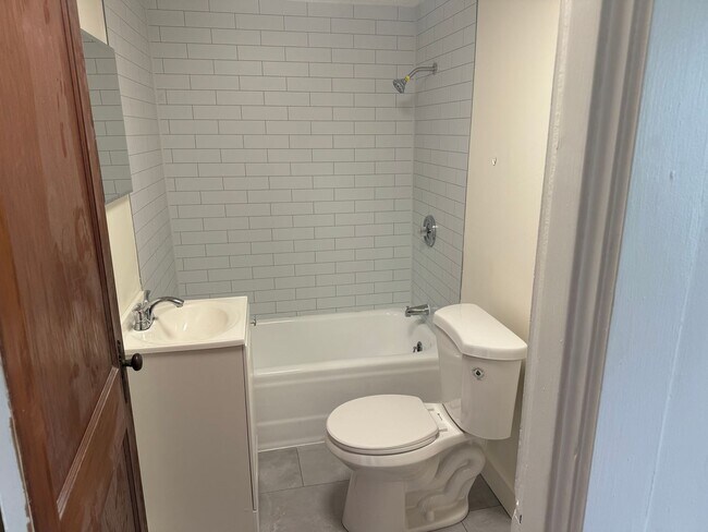 Foto del edificio - CHARMING 1 BEDROOM APT NEAR THE LOVELY MARYVILLE COLLEGE CAMPUS!!