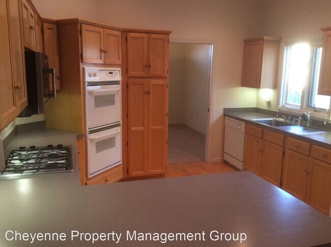 Building Photo - 2 br, 2 bath House - 902 Prairie Ave