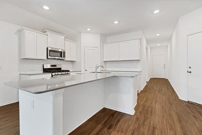 Building Photo - 332 Escondido Cir