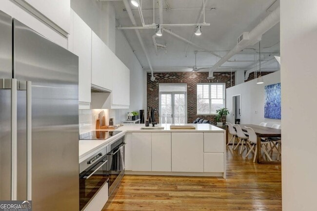 Photo - 3235 Roswell Rd NE Apartment