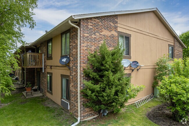 Building Photo - 503-507 Dorchester Ct