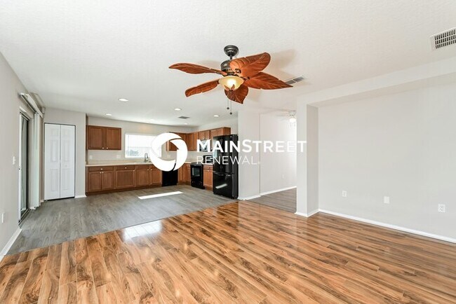 Foto del edificio - 3 Bedroom Pet-Friendly Home in Daytona Beach, FL with Main Street Renewal