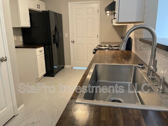 Foto del edificio - 106 Village Pl