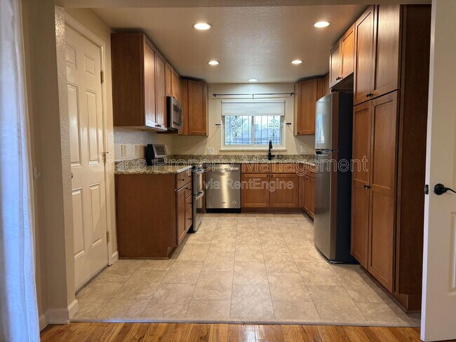 Foto del edificio - 3183 Vaughn St