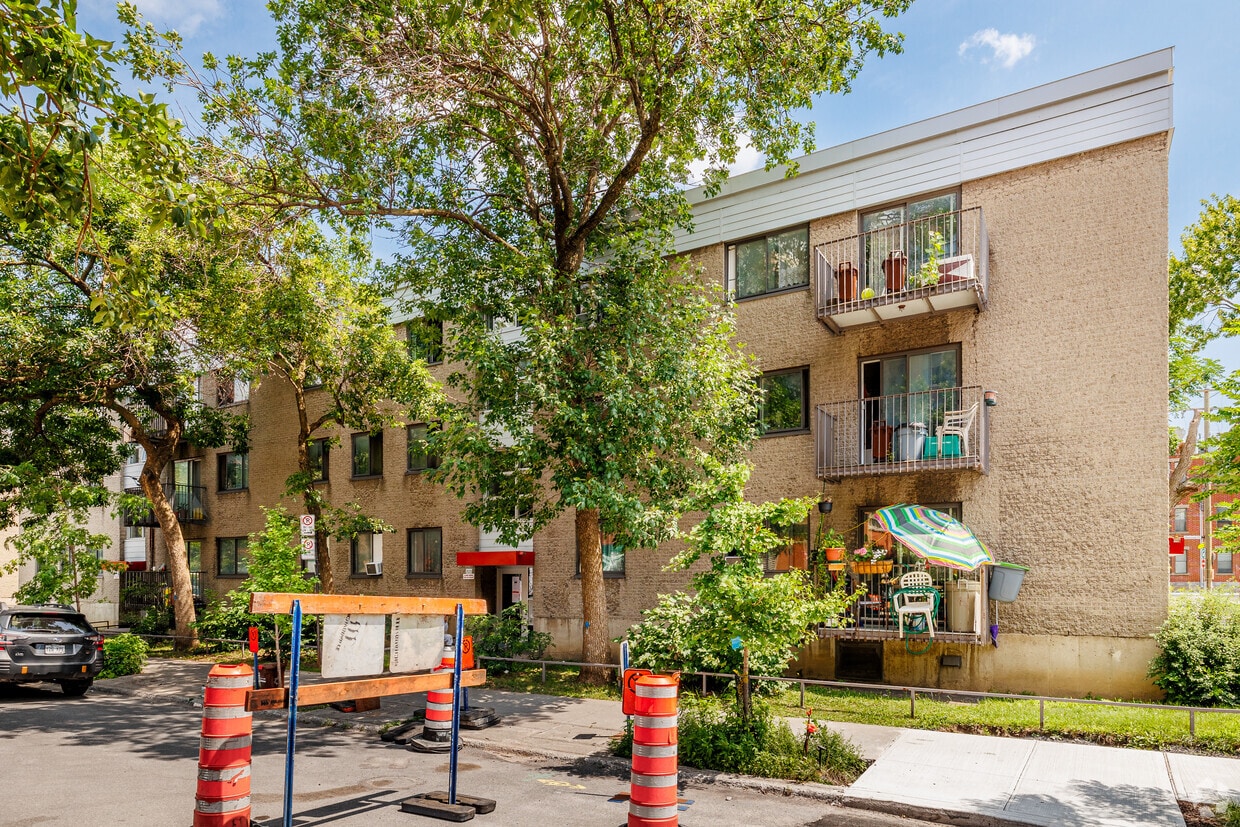 Building Photo - Habitations Victor-Rousselot