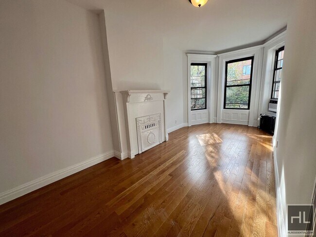 Foto del edificio - 3BR 2BA Bedstuy Townhouse Original Details & Modern Updates