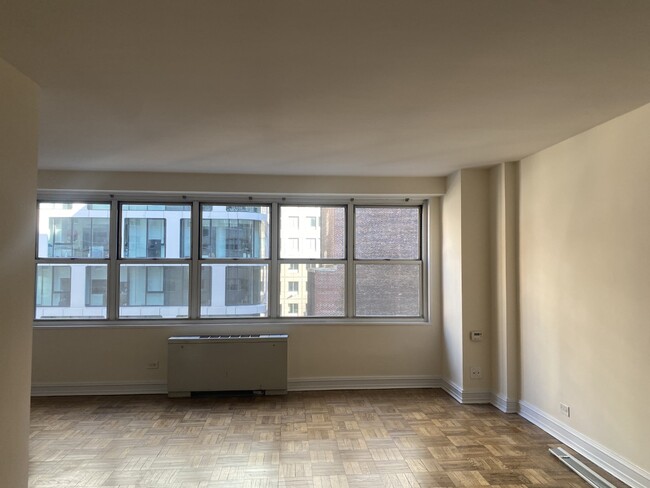 Building Photo - 864 8th Ave
