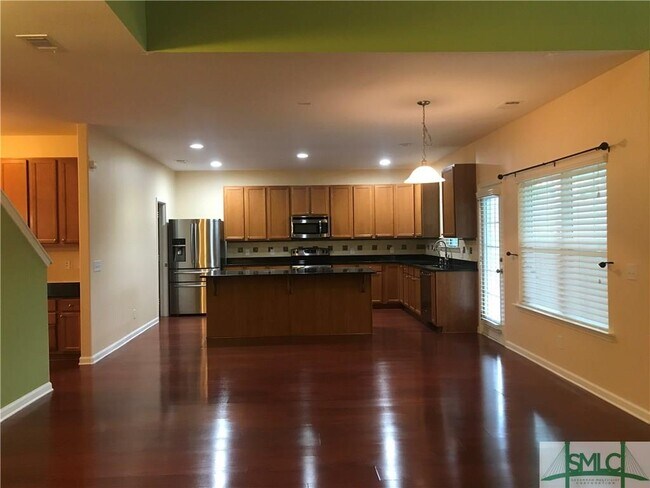 Building Photo - 13 Litchfield Dr