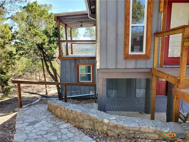 Building Photo - 238 Ledgeview Dr