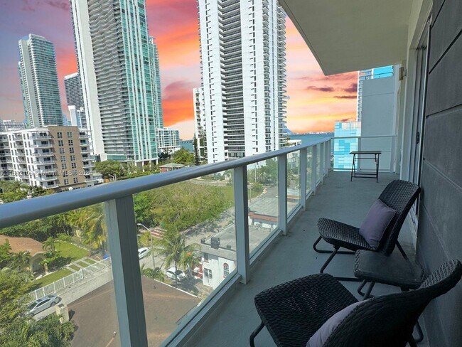 Foto del edificio - 321 NE 26th St