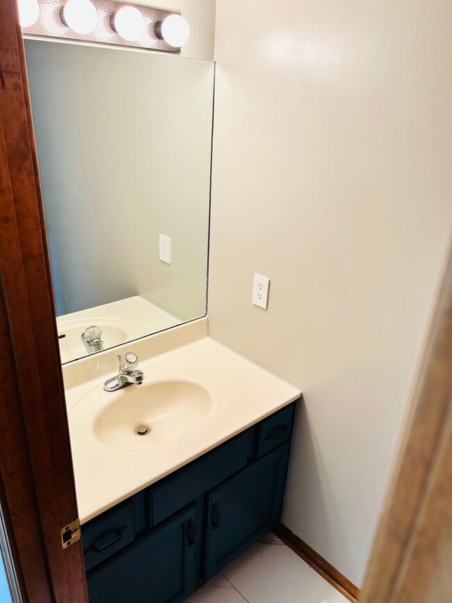 Foto del edificio - Convenient Location, Spacious Home