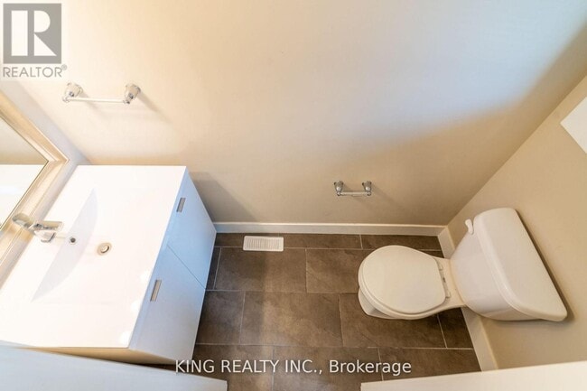 Building Photo - 1960 Dalmagarry Rd