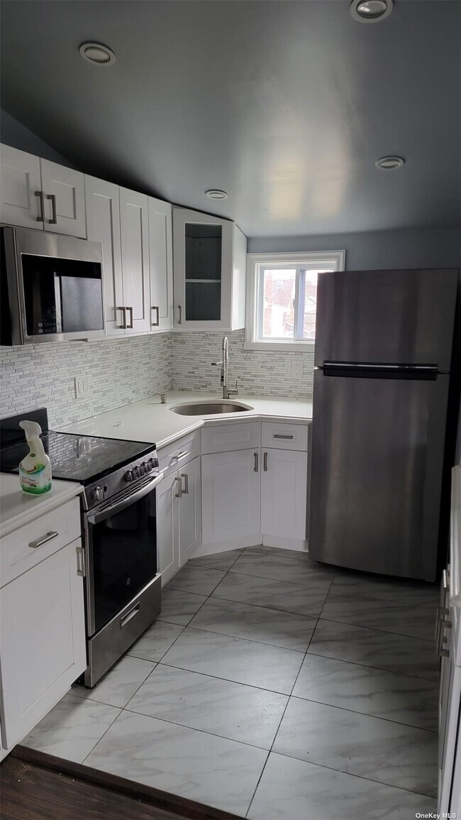 Building Photo - 133-68 Hook Creek Blvd