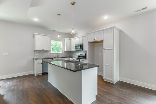 Foto del edificio - 4713 Heiskell Dr