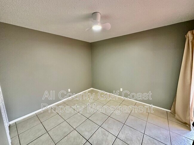 Building Photo - 2206 Parklake Point