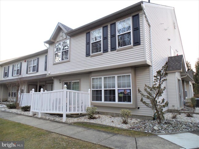 Building Photo - 2508 Beacon Hill Dr