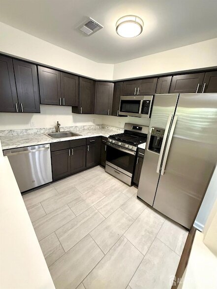 Foto del edificio - 1238 Waterford Dr