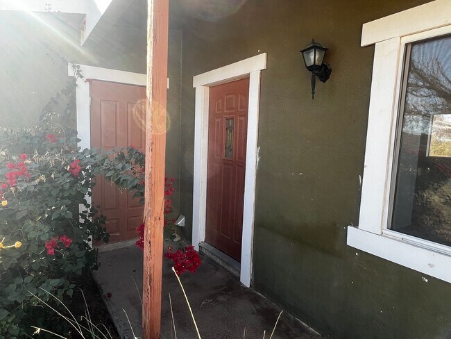 Foto del edificio - 2 Bedroom 1 Bath - Clean and Close To 29 Palms Marine Base