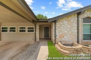 Building Photo - 713 Marilyn Dr