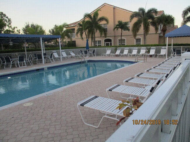 Foto del edificio - 6878 Sterling Greens Ct
