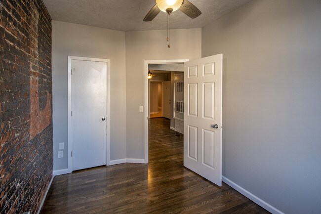 Building Photo - 2705 Leavenworth St