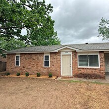 Building Photo - 1004 N St