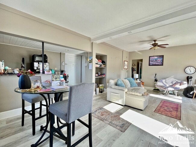 Building Photo - BEAUTIFUL DOWNTOWN CONDO WITH MOUNTAIN VIEWS