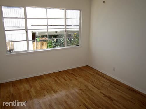 Building Photo - 419 S Rexford Dr