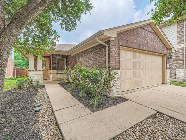 Building Photo - 11017 Short Springs Dr
