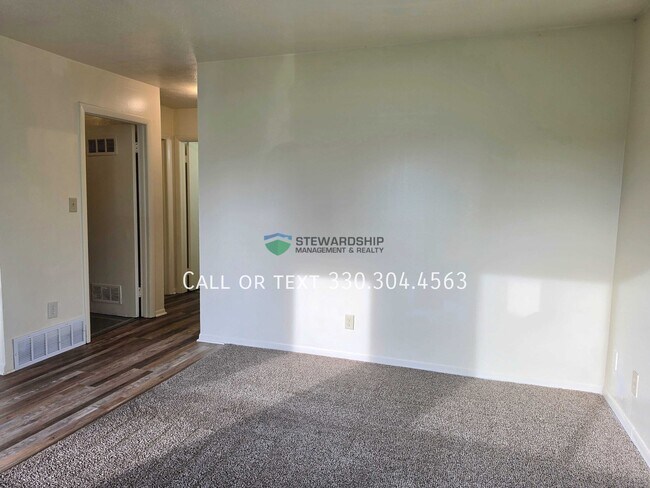 Foto del edificio - 2307 Nesmith Lake Blvd