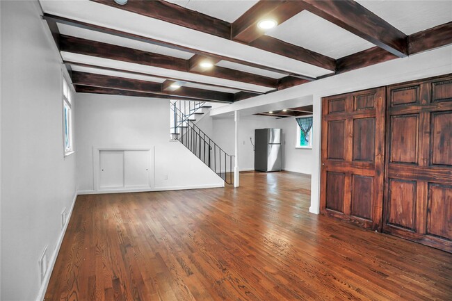 Foto del edificio - 347 Old Town Rd
