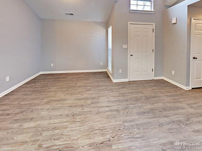 Building Photo - 4425 Fawnbrook Ave SW