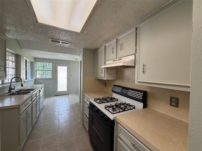 Foto del edificio - 1412 Gatlinburg Dr