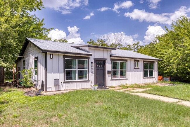 Building Photo - 6202 Carnation Terrace