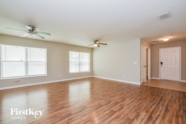 Foto del edificio - 315 Willowbay Ridge St