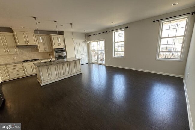 Building Photo - 43220 Thoroughfare Gap Terrace