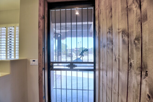 Foto del edificio - 27115 N 44th St