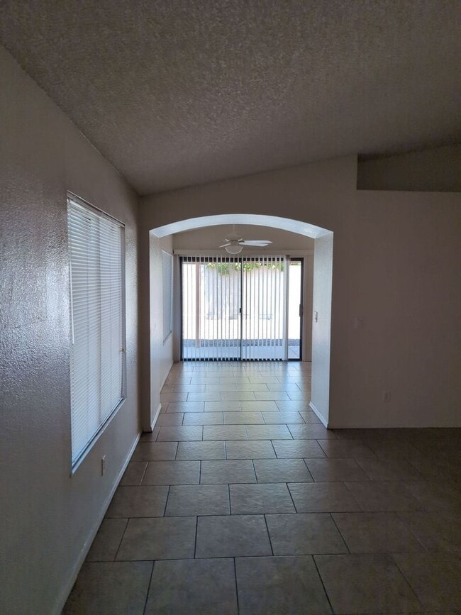 Building Photo - 73 S Cypress Ct