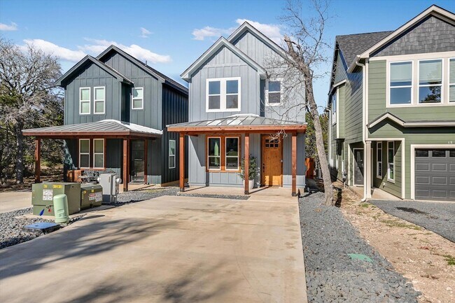 Foto del edificio - 70 Deer Ridge Rd