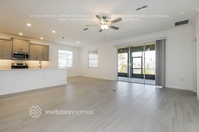 Building Photo - 14224 17th Ct E