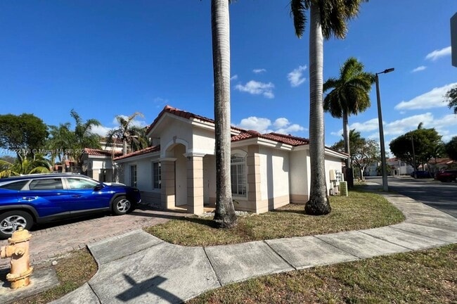 Foto del edificio - 7317 NW 173rd Dr
