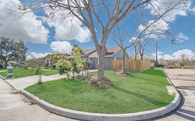 Building Photo - 13502 Townwood Dr