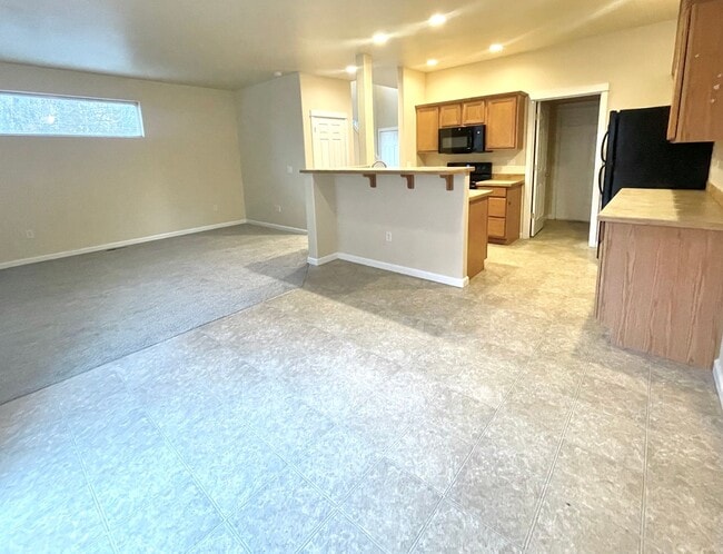 Foto del edificio - BEAUTIFUL TOWNHOME LOCATED IN REDMOND!