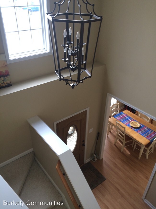 Building Photo - 2285 Glen Cove Way