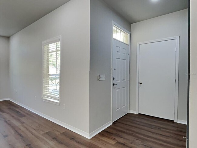 Building Photo - 4007 Palmetto Palm Ct