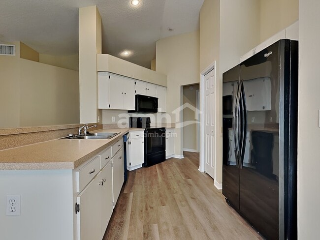 Building Photo - 10835 Peppersong Dr